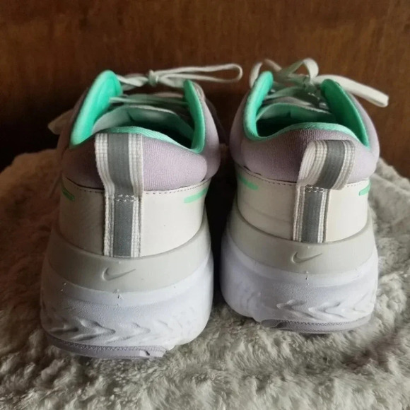 𝅺Nike Running React Miler  2 Sneakers Platinum Tint/Green Glow/White 8 - Picture 8 of 13